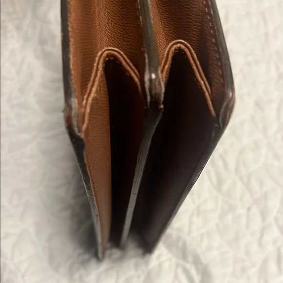 She’s Turning 30! Vintage 1996 Louis Vuitton Courcelles Monogram Crossbody Bag - Picture 4 of 11